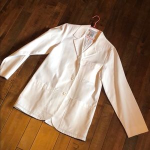 NWOT Med Man Lab Coat sz XS